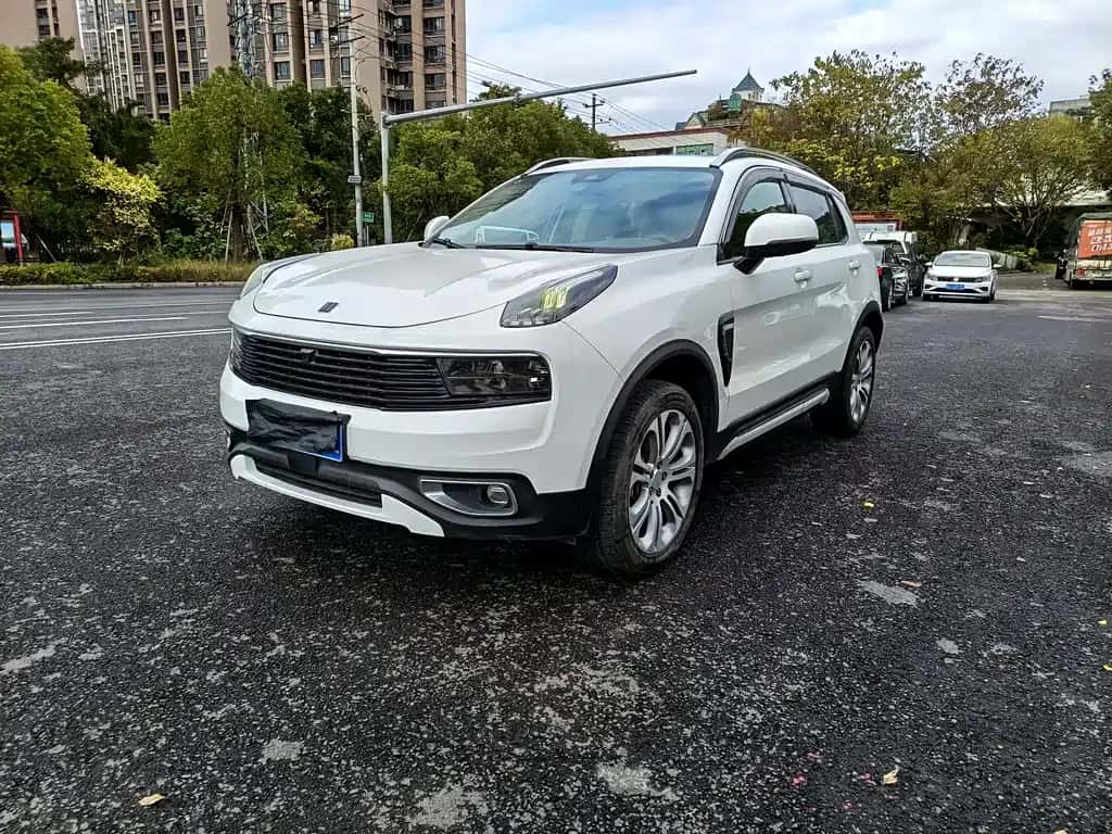 Lynk & Co Lynk & Co 01