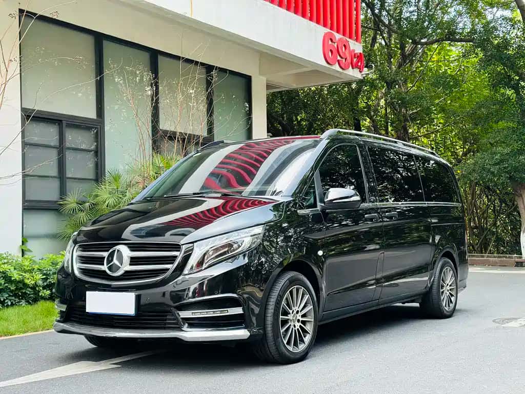 Mercedes-Benz —