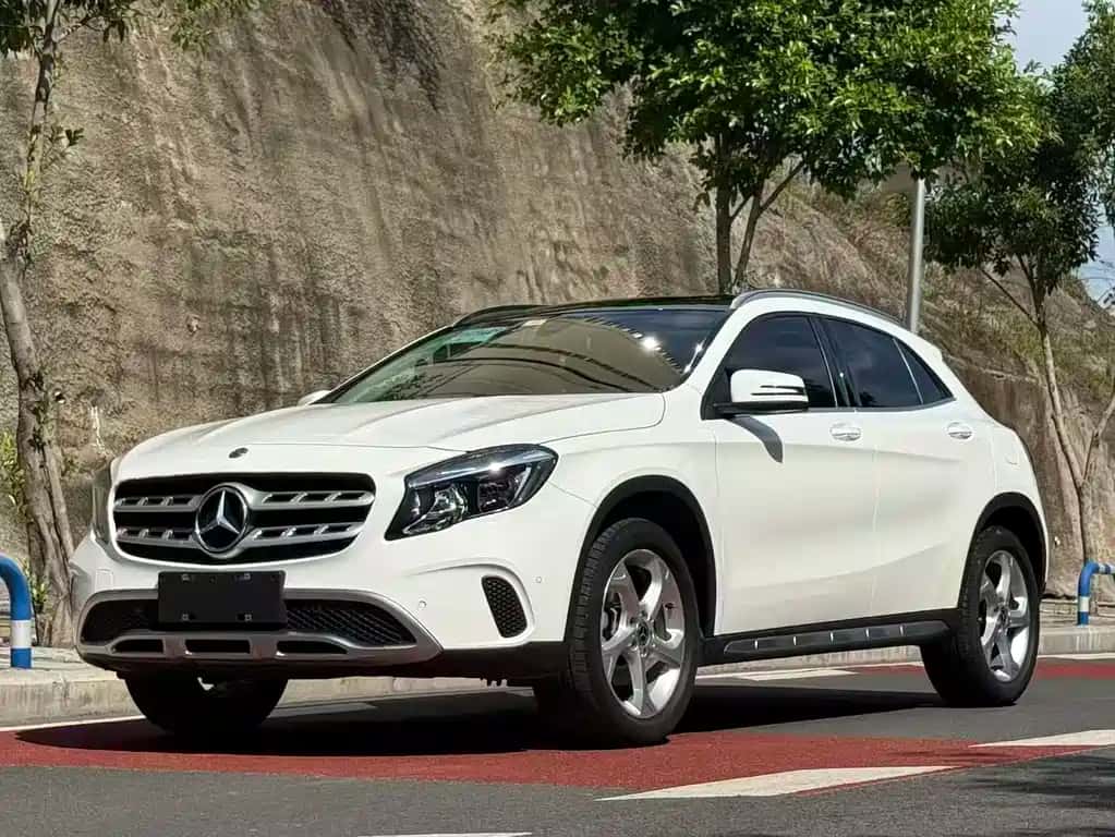 Mercedes-Benz Mercedes-Benz GLA