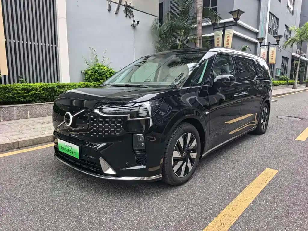 Volvo Volvo EM90
