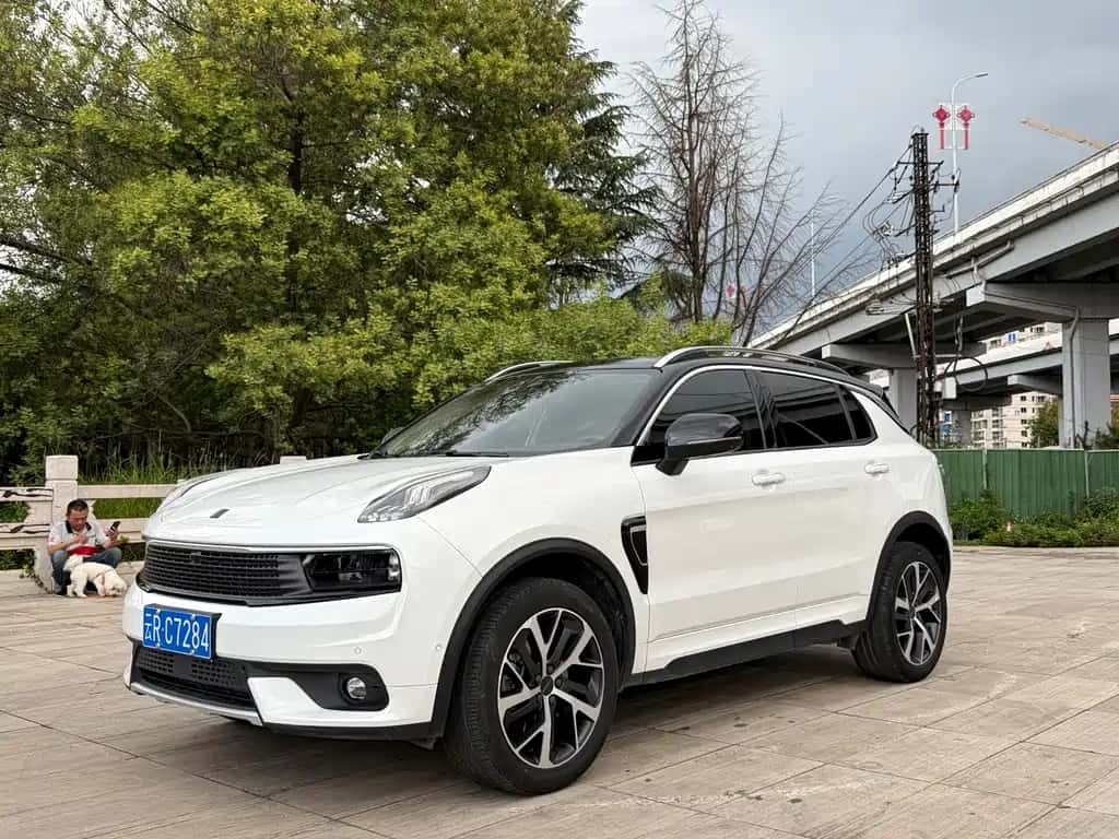 Lynk & Co Lynk & Co 01