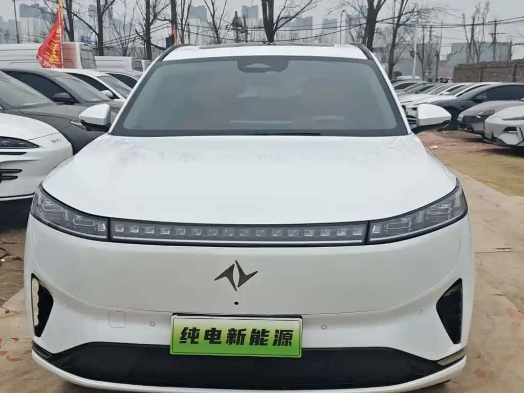 Dongfeng Yipai eπ008
