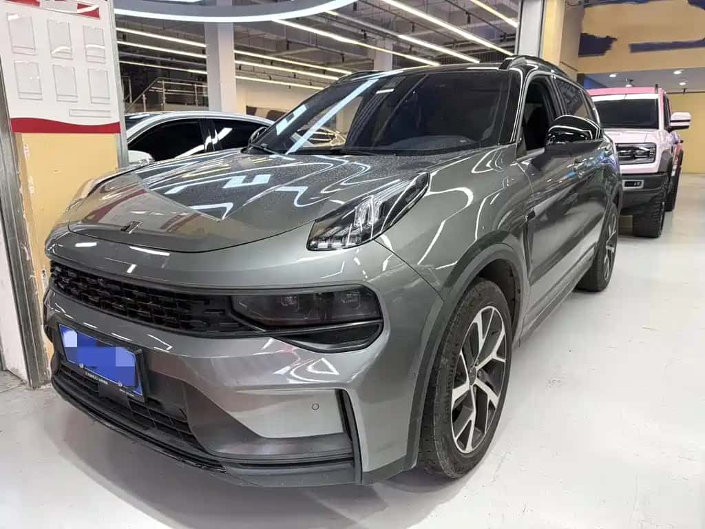 Lynk & Co Lynk & Co 01