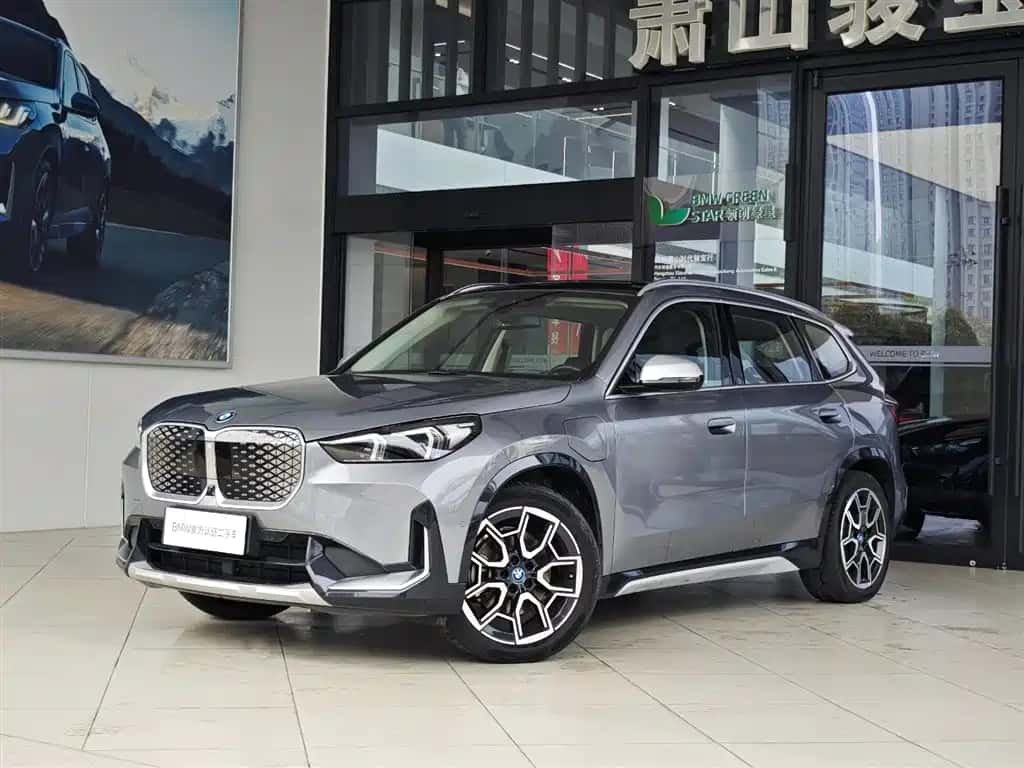BMW BMW iX1