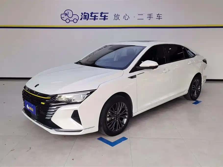 Dongfeng Fengshen Yixuan MAX