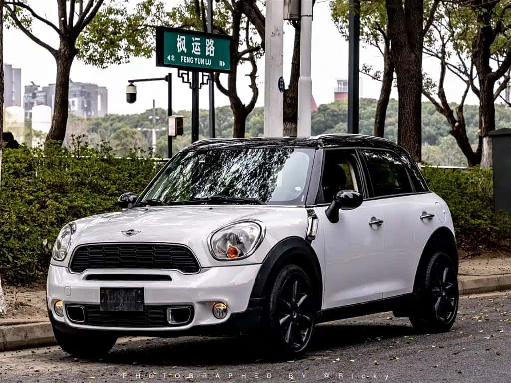 MINI MINI COUNTRYMAN