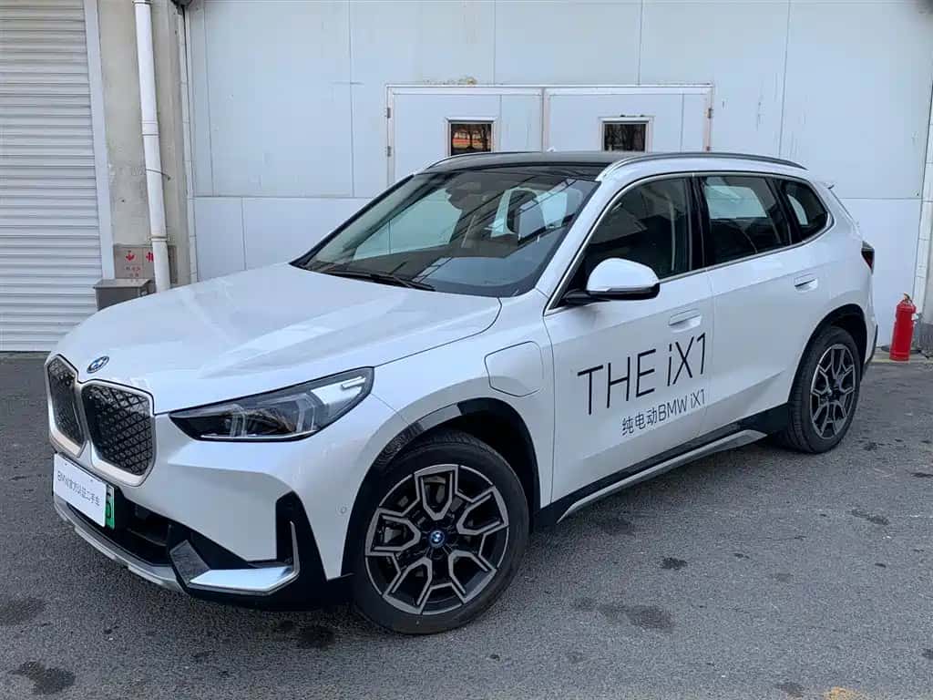 BMW BMW iX1