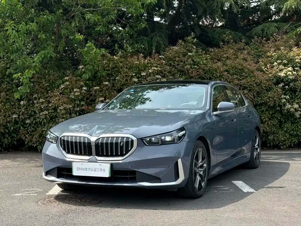BMW BMW i5