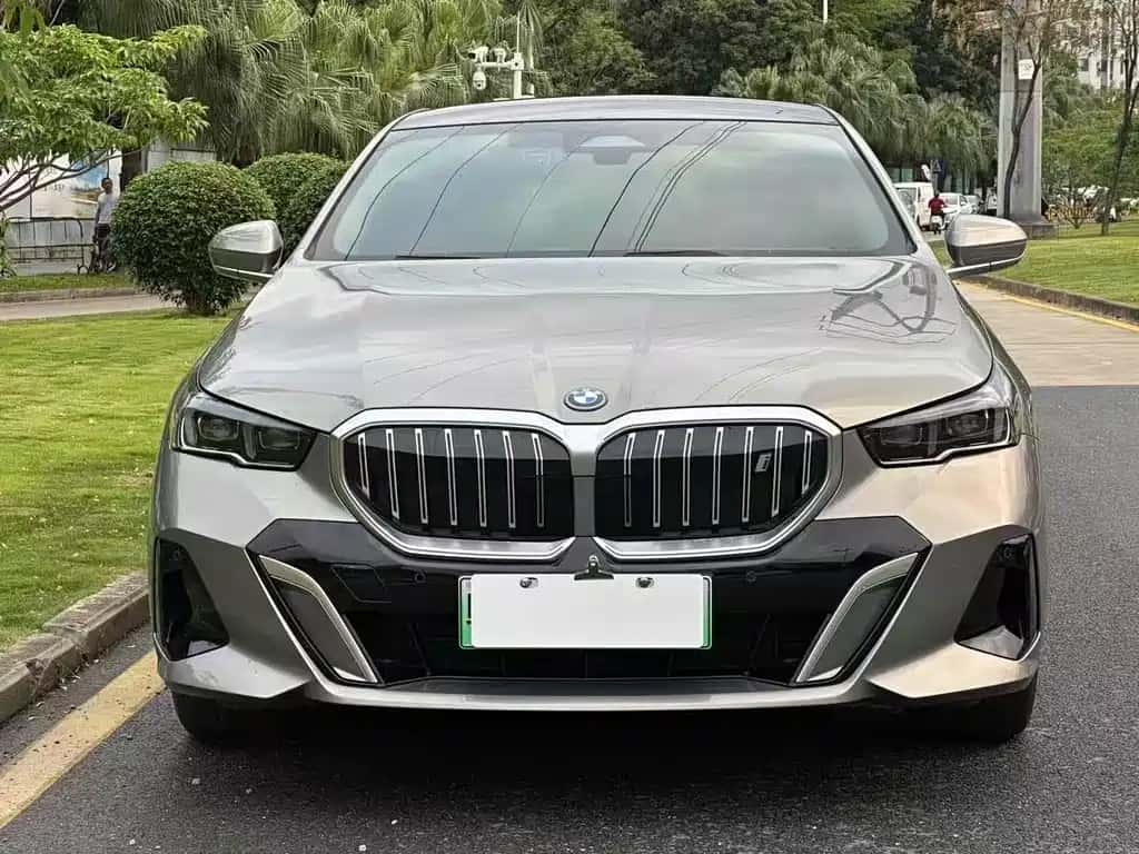 BMW BMW i5
