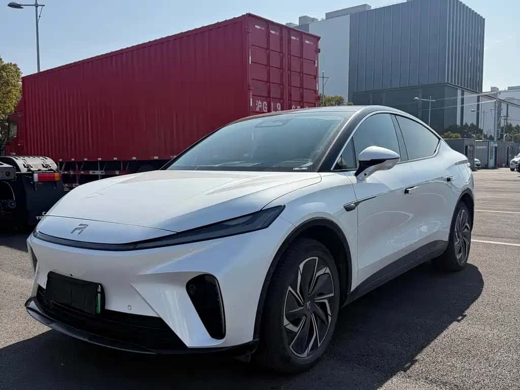Roewe F7