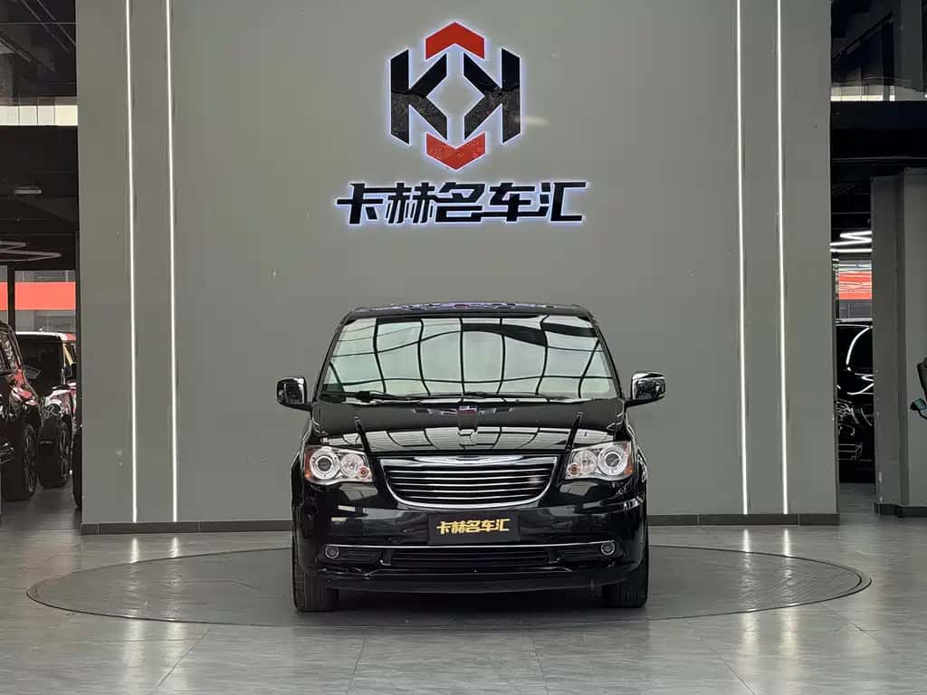 Chrysler Pacifica (Import)