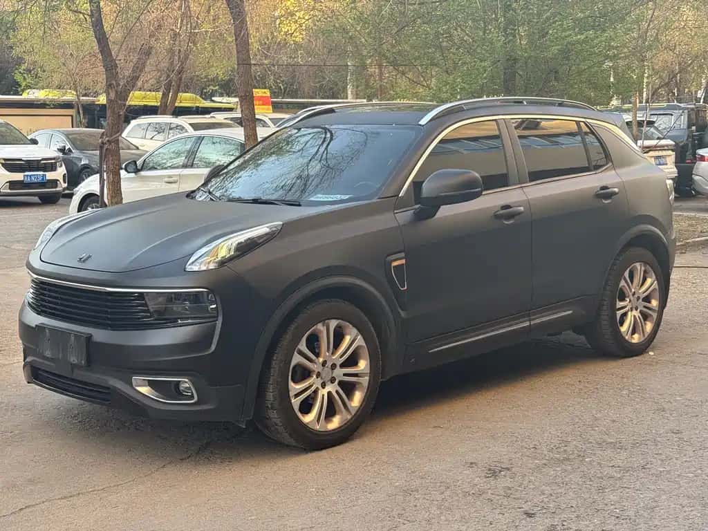 Lynk & Co Lynk & Co 01