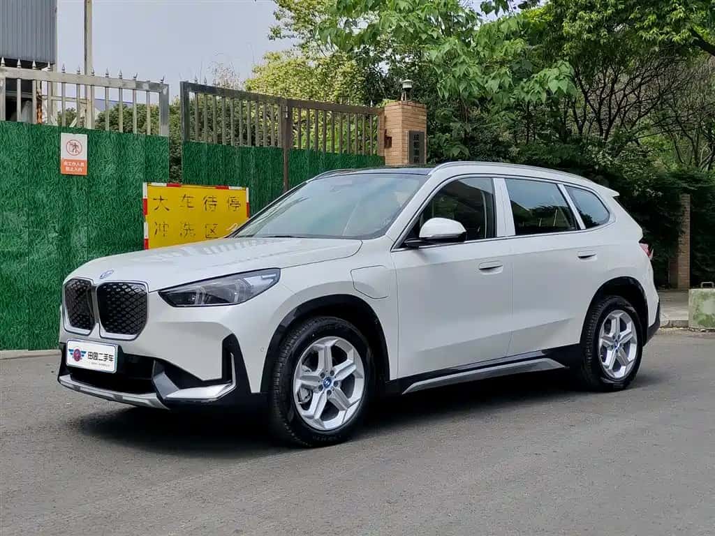 BMW BMW iX1