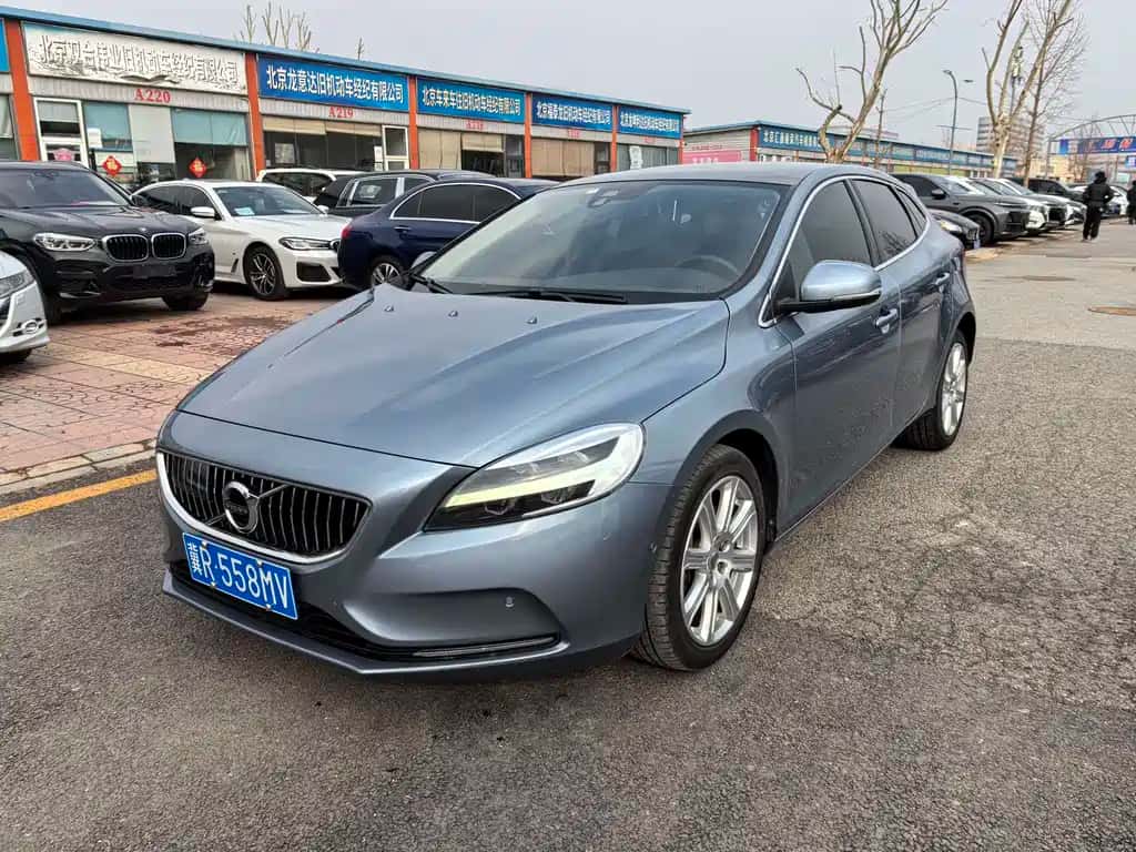 Volvo Volvo V40