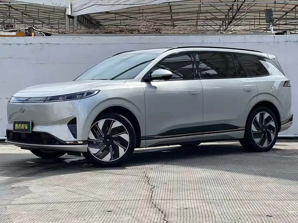 Dongfeng eπ eπ008