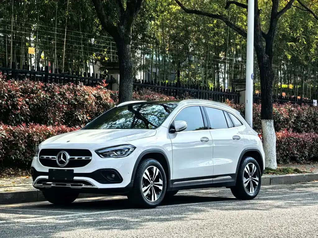 Mercedes-Benz Mercedes-Benz GLA