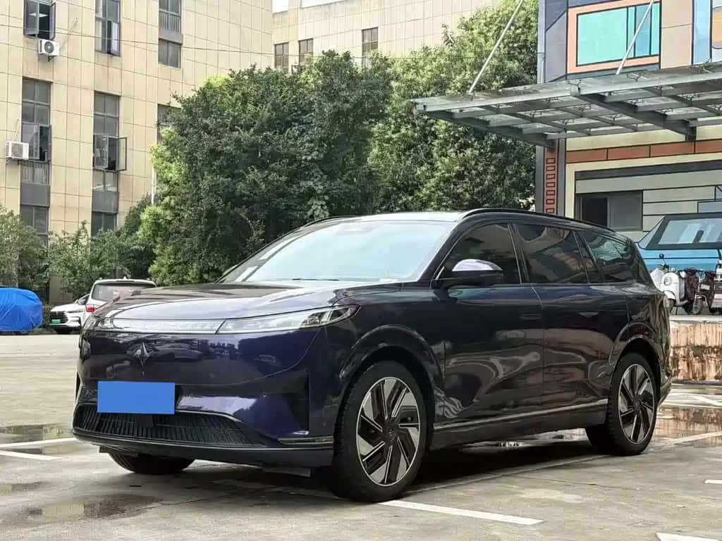Dongfeng eπ eπ008