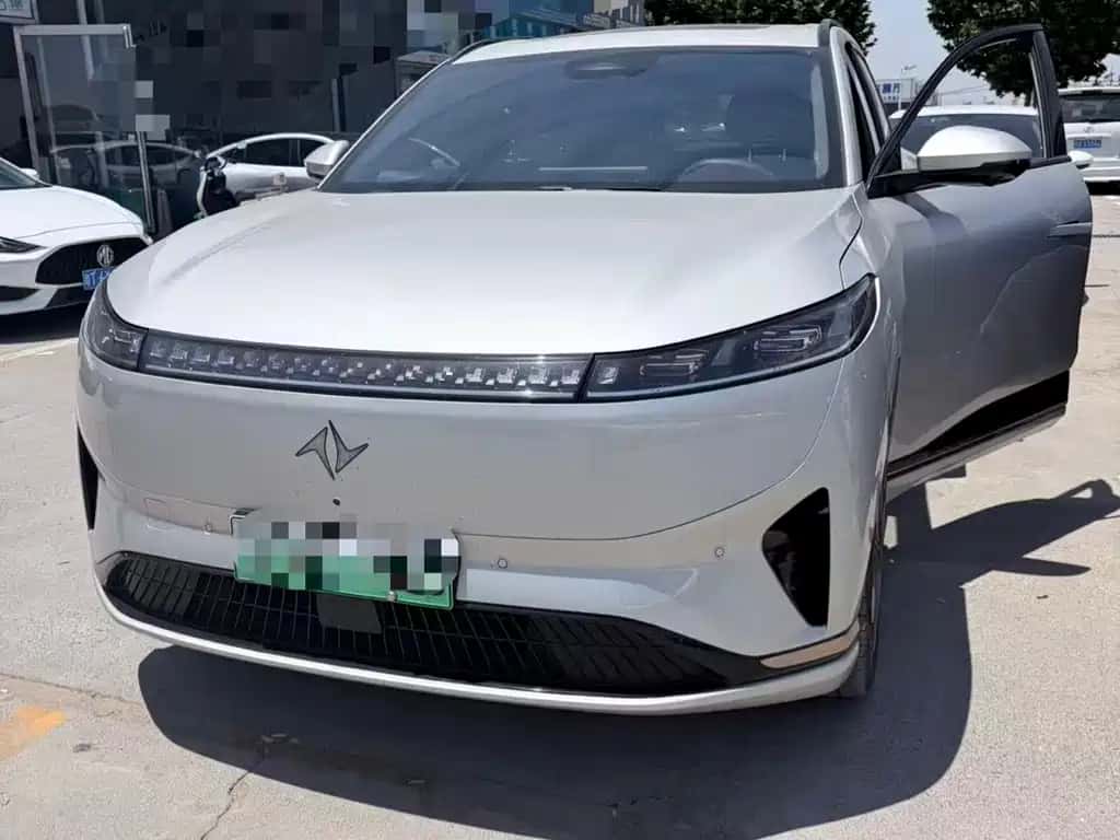 Dongfeng eπ eπ008