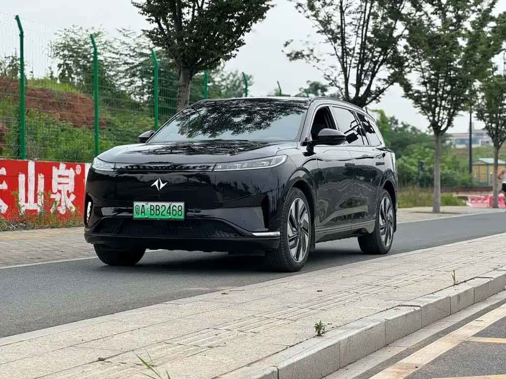 Dongfeng Yipai eπ008