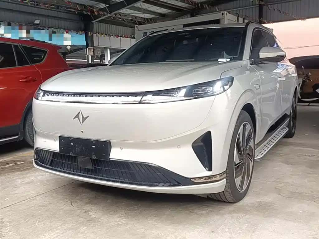 Dongfeng eπ eπ008