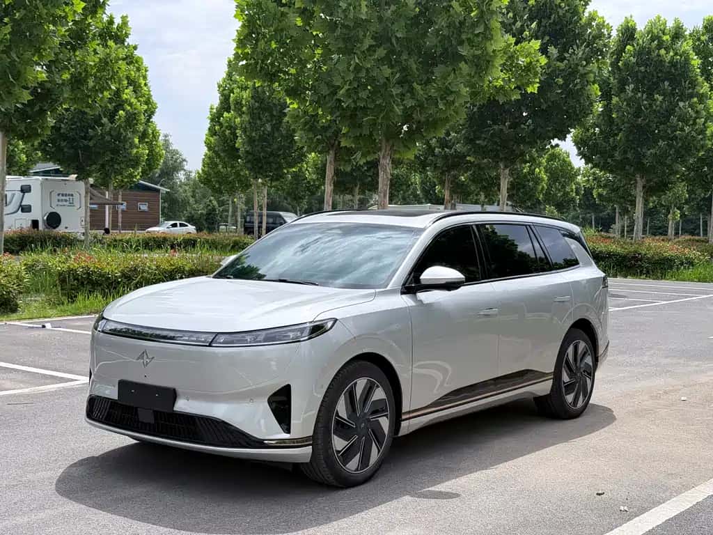 Dongfeng eπ eπ008
