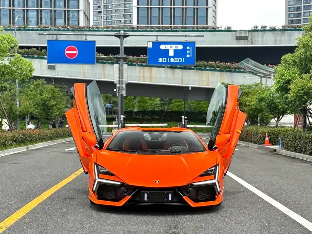 Lamborghini Revuelto 2023 6.5L PHEV Standard Edition