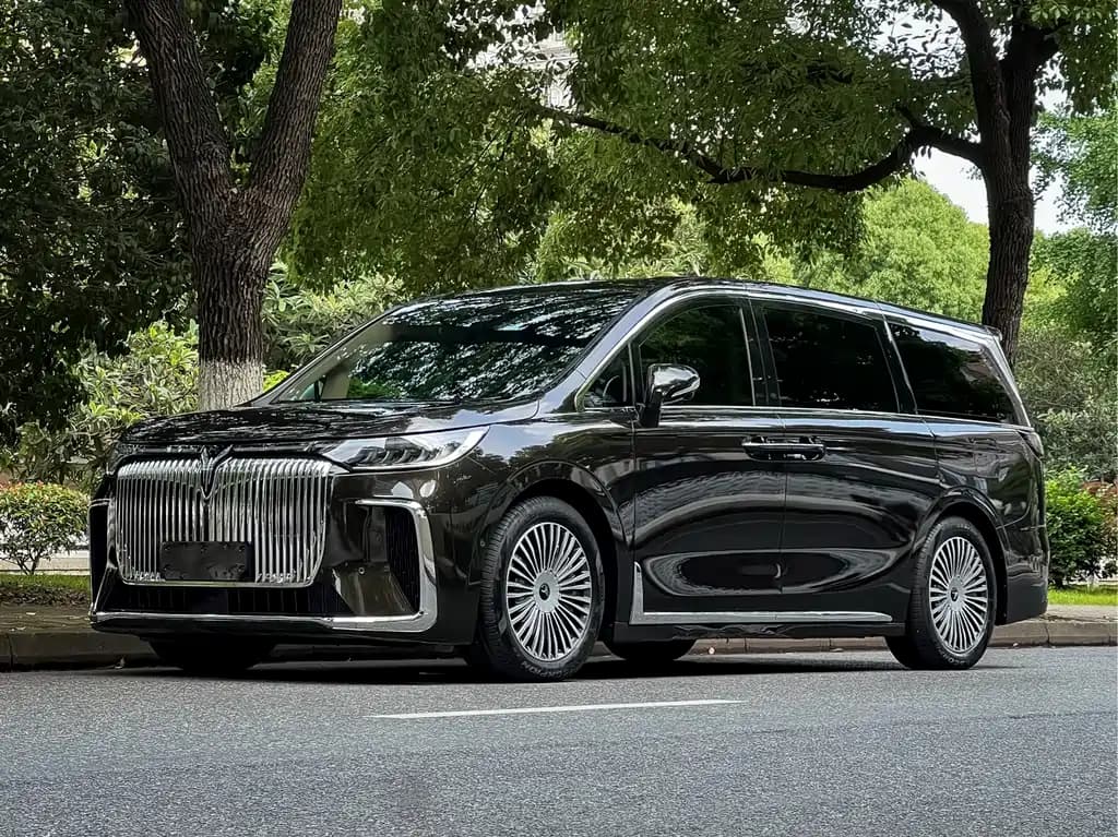 Voyah Dreamer 2025 PHEV AWD Flagship Kunpeng Edition