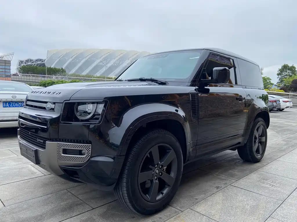 Land Rover Defender 90 2.0T P300 X-DYNAMIC HSE
