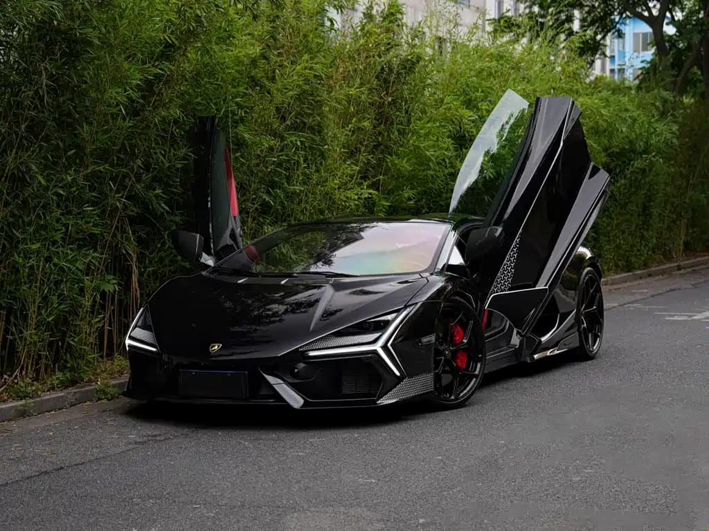 Lamborghini Revuelto 2023 6.5L PHEV Standard Edition