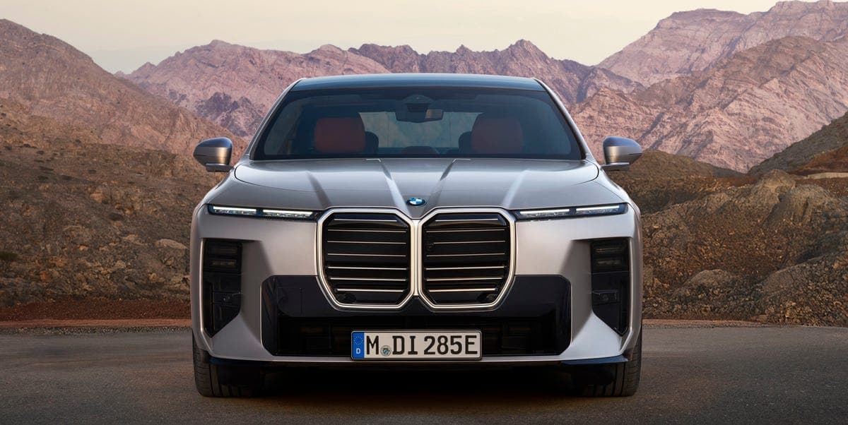 2027 BMW i7 Flagship Electric Sedan Is a Dream Chariot for Upper-Crust Technophiles: what happened and why it matters: key facts and industry context