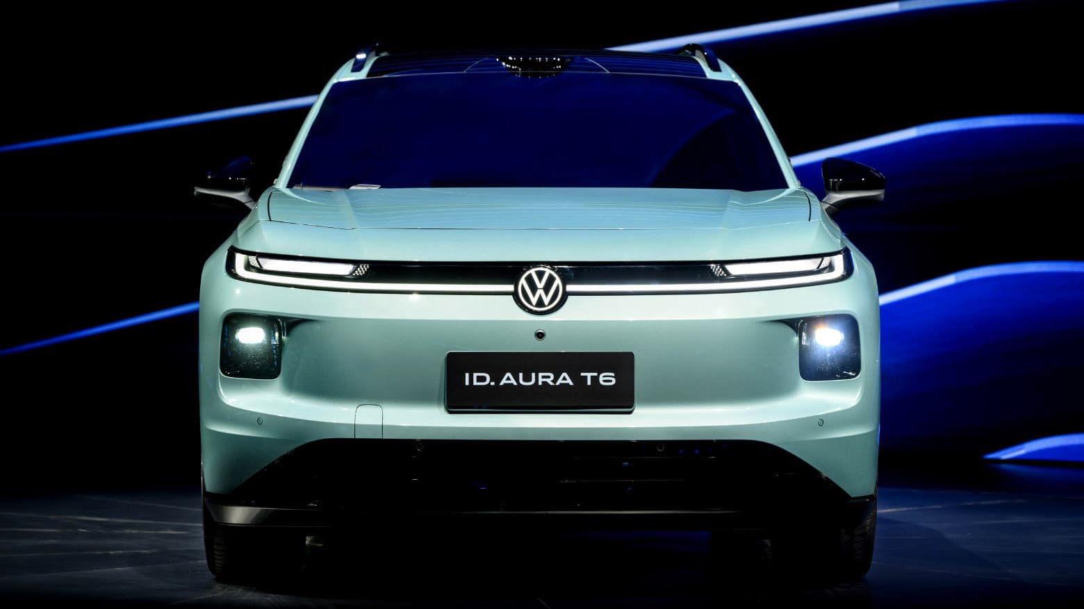 China's EV Market Contracts as German Automakers Hit Record Low Share: key facts and industry context
