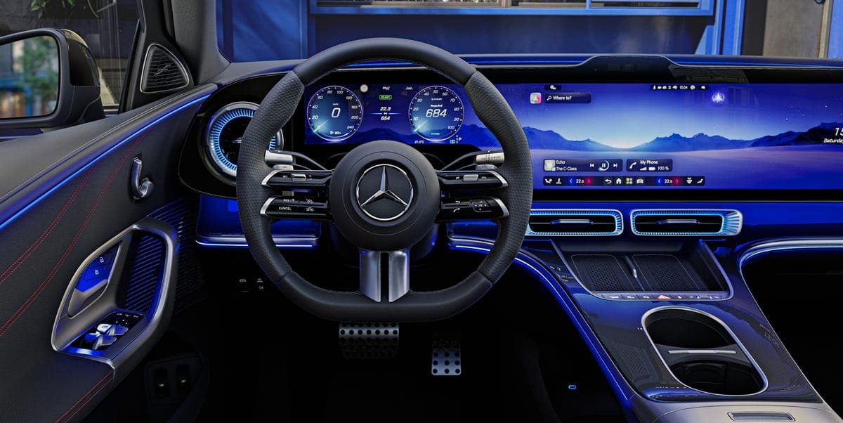 Первый взгляд на салон электромобиля Mercedes-Benz C-Class: Hyperscreen и веганская отделка