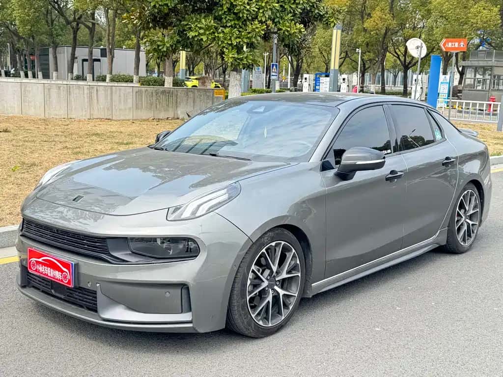 Lynk & Co Lynk & Co 03