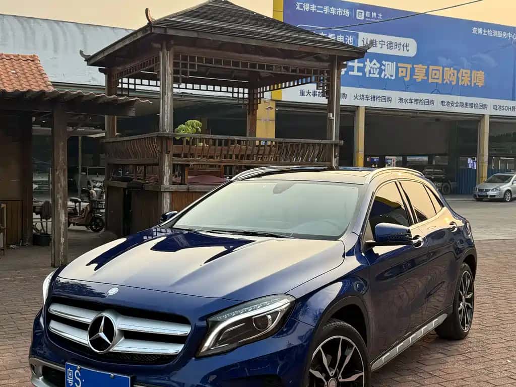 Mercedes-Benz Mercedes-Benz GLA