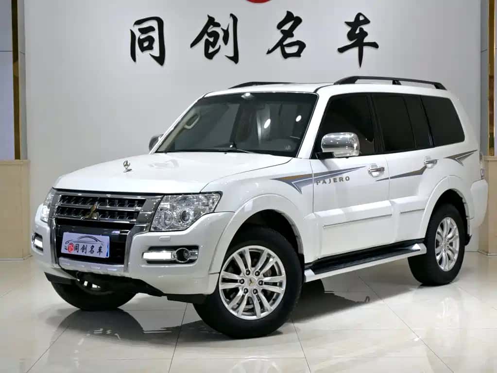 Mitsubishi Pajero (Import)