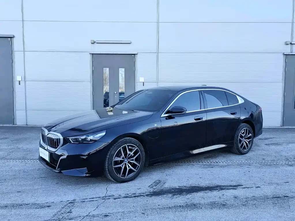 BMW BMW i5
