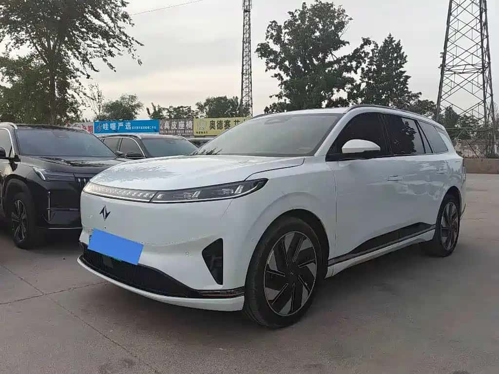 Dongfeng eπ eπ008