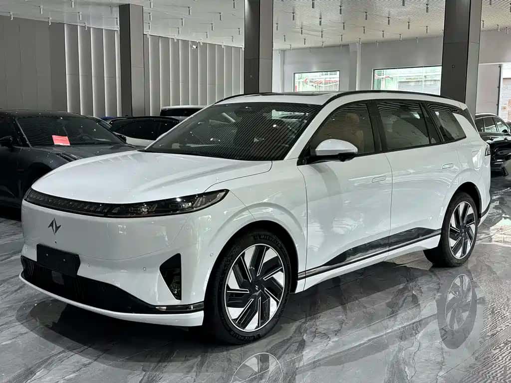 Dongfeng eπ eπ008