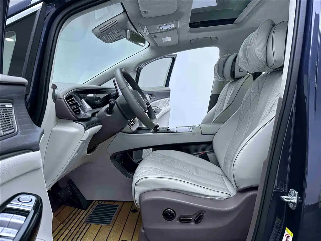 Denza Denza D9 2022 DM-i 970 AWD Флагманский 2023 - thumbnail 8