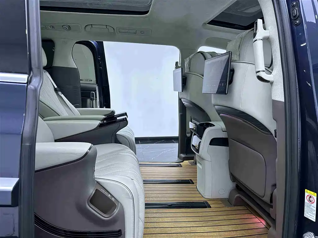 Denza Denza D9 2022 DM-i 970 AWD Флагманский 2023 - thumbnail 11