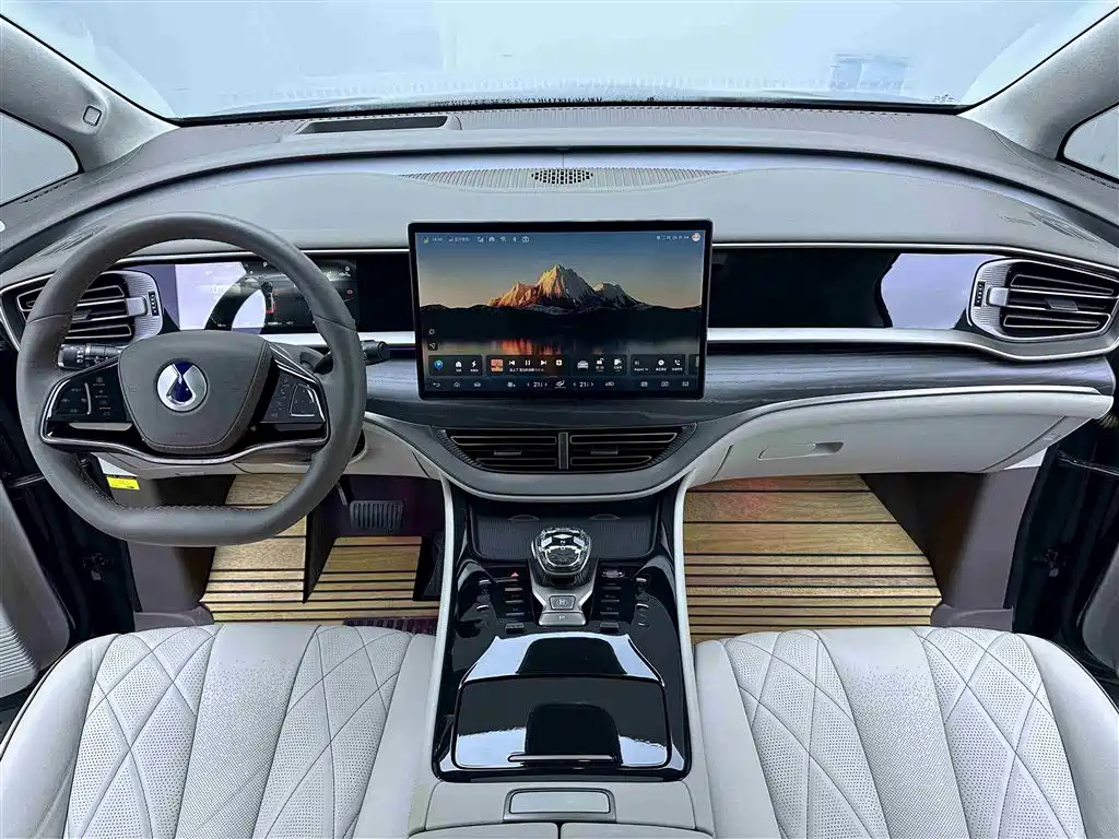Denza Denza D9 2022 DM-i 970 AWD Флагманский 2023 - thumbnail 12