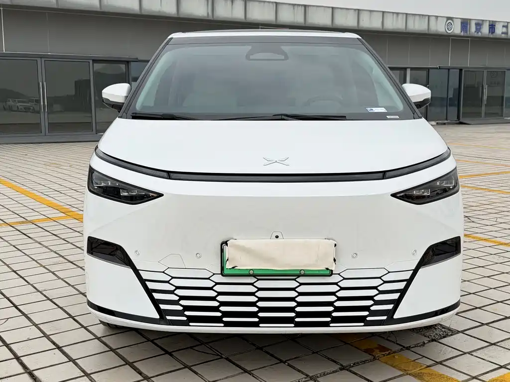 XPeng XPeng X9 2024 640 AWD Высокая производительность Макс 2024 - thumbnail 2