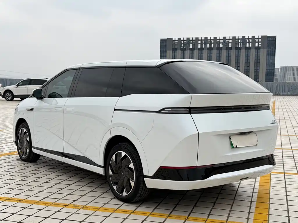 XPeng XPeng X9 2024 640 AWD Высокая производительность Макс 2024 - thumbnail 7