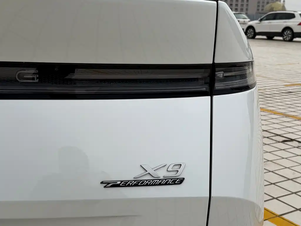 XPeng XPeng X9 2024 640 AWD Высокая производительность Макс 2024 - thumbnail 10