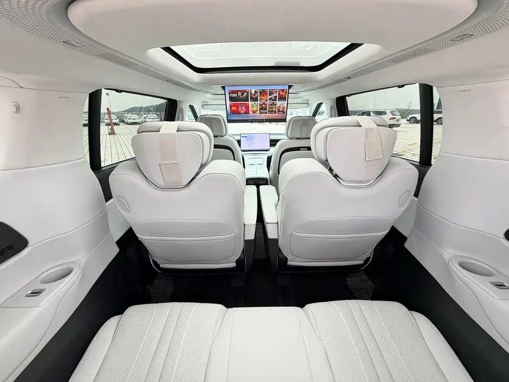 XPeng XPeng X9 2024 640 AWD Высокая производительность Макс 2024 - thumbnail 15