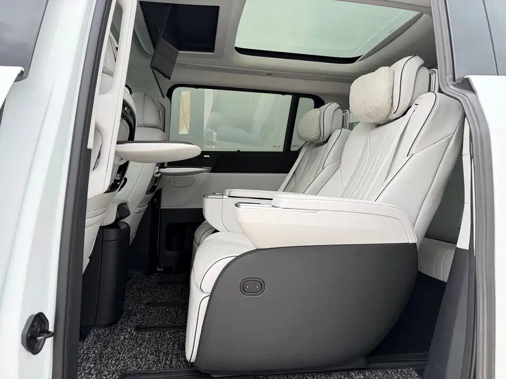 XPeng XPeng X9 2024 640 AWD Высокая производительность Макс 2024 - thumbnail 26