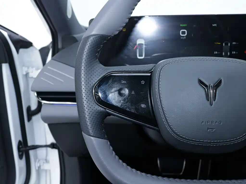 Voyah Automobile VOYAH Dreamer 2024 PHEV AWD Extended-Range Executive Edition 2024 - thumbnail 5