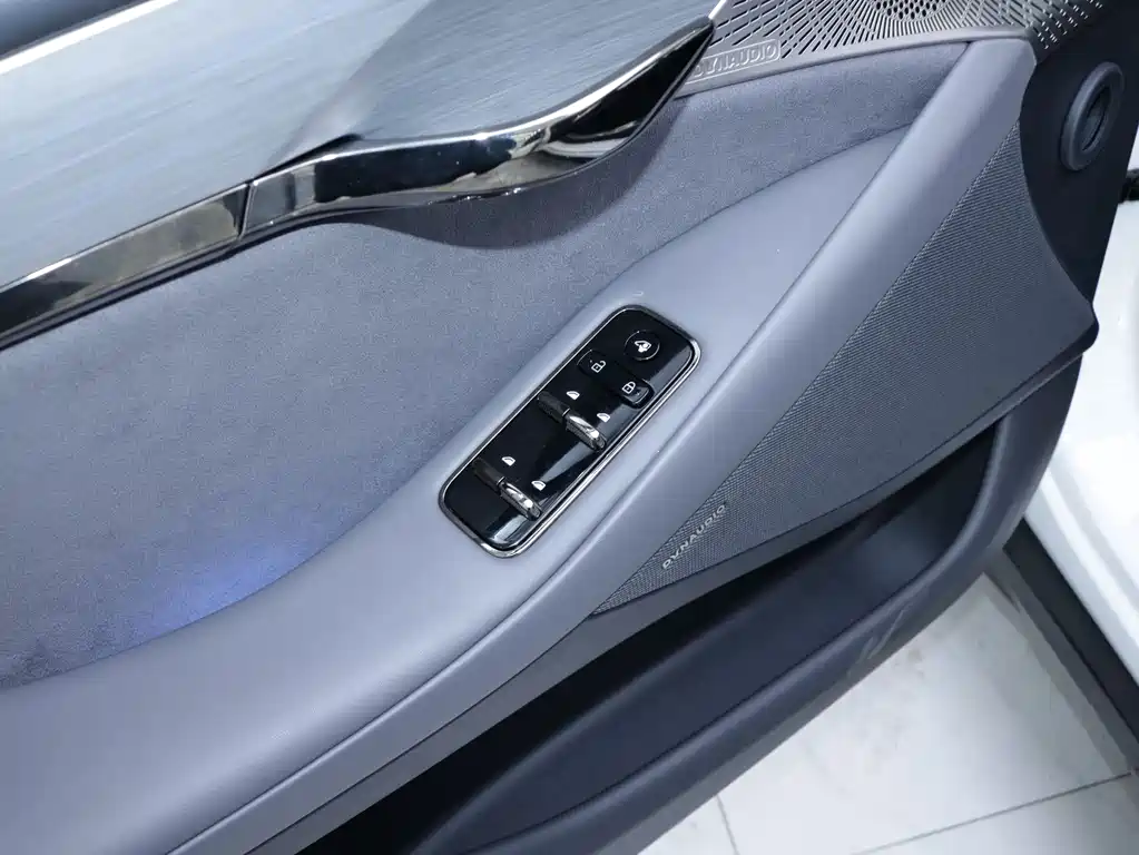Voyah Automobile VOYAH Dreamer 2024 PHEV AWD Extended-Range Executive Edition 2024 - thumbnail 8