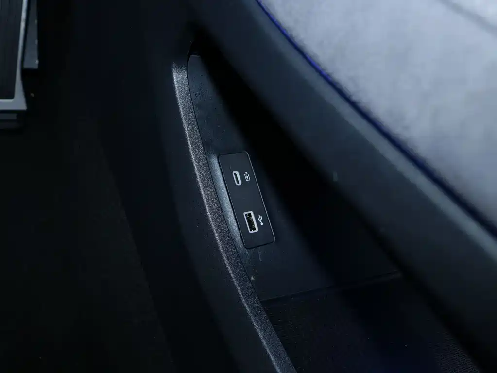 Voyah Automobile VOYAH Dreamer 2024 PHEV AWD Extended-Range Executive Edition 2024 - thumbnail 12