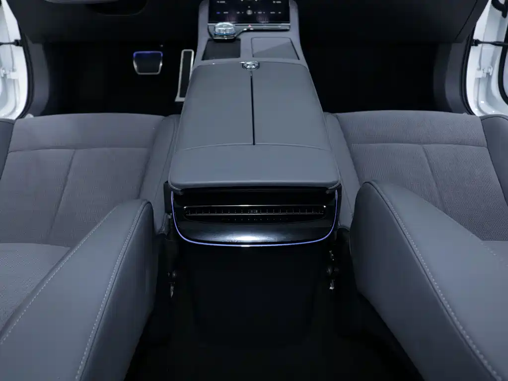 Voyah Automobile VOYAH Dreamer 2024 PHEV AWD Extended-Range Executive Edition 2024 - thumbnail 19